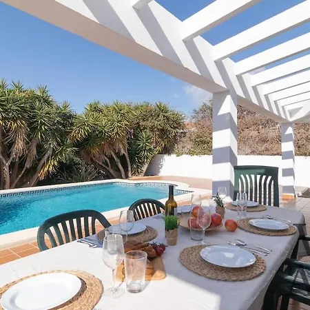 Amplia Y Espaciosa Con Wi-fi Feriehus Cala En Porter (Menorca)